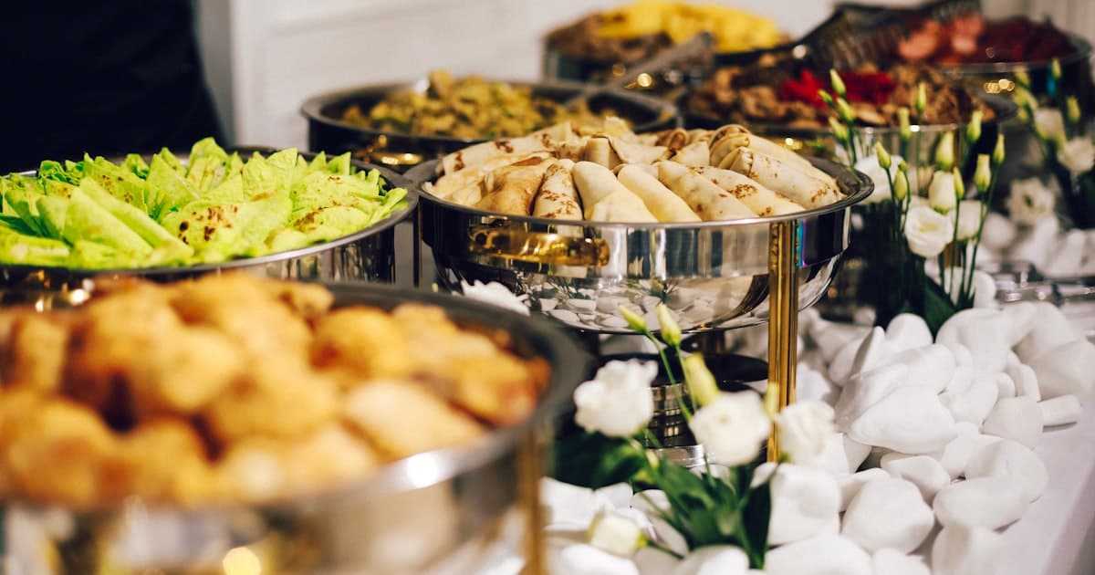 Repas assis, buffet ou cocktail : quel format choisir pour votre événement ?